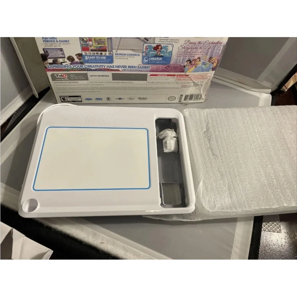 uDraw Game Tablet Studio  & Disney Princess: Enchanting Storybooks Nintendo